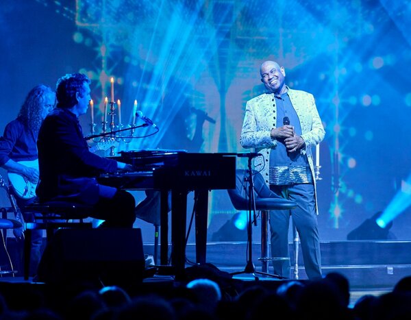 Bild vergr&ouml;&szlig;ern: Künstlerfoto Christmas Moments 2026
