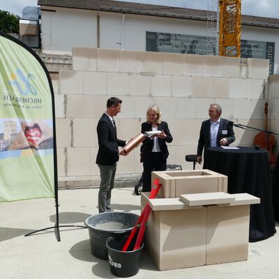 Bild vergrößern: kmd Grundsteinlegung