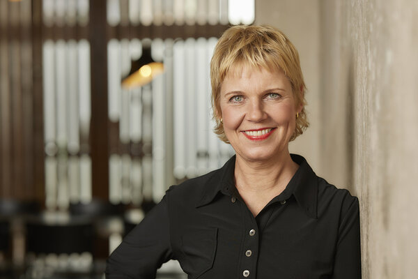 Bild vergrößern: Künstlerfoto Cordula Stratmann