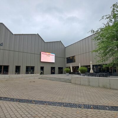 Bild vergrößern: Außenanlage 2025